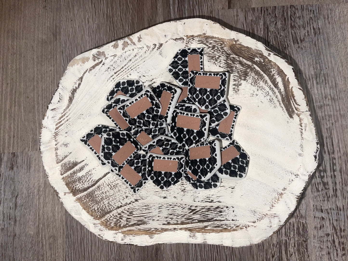 Exclusive Pocket Focal Bead