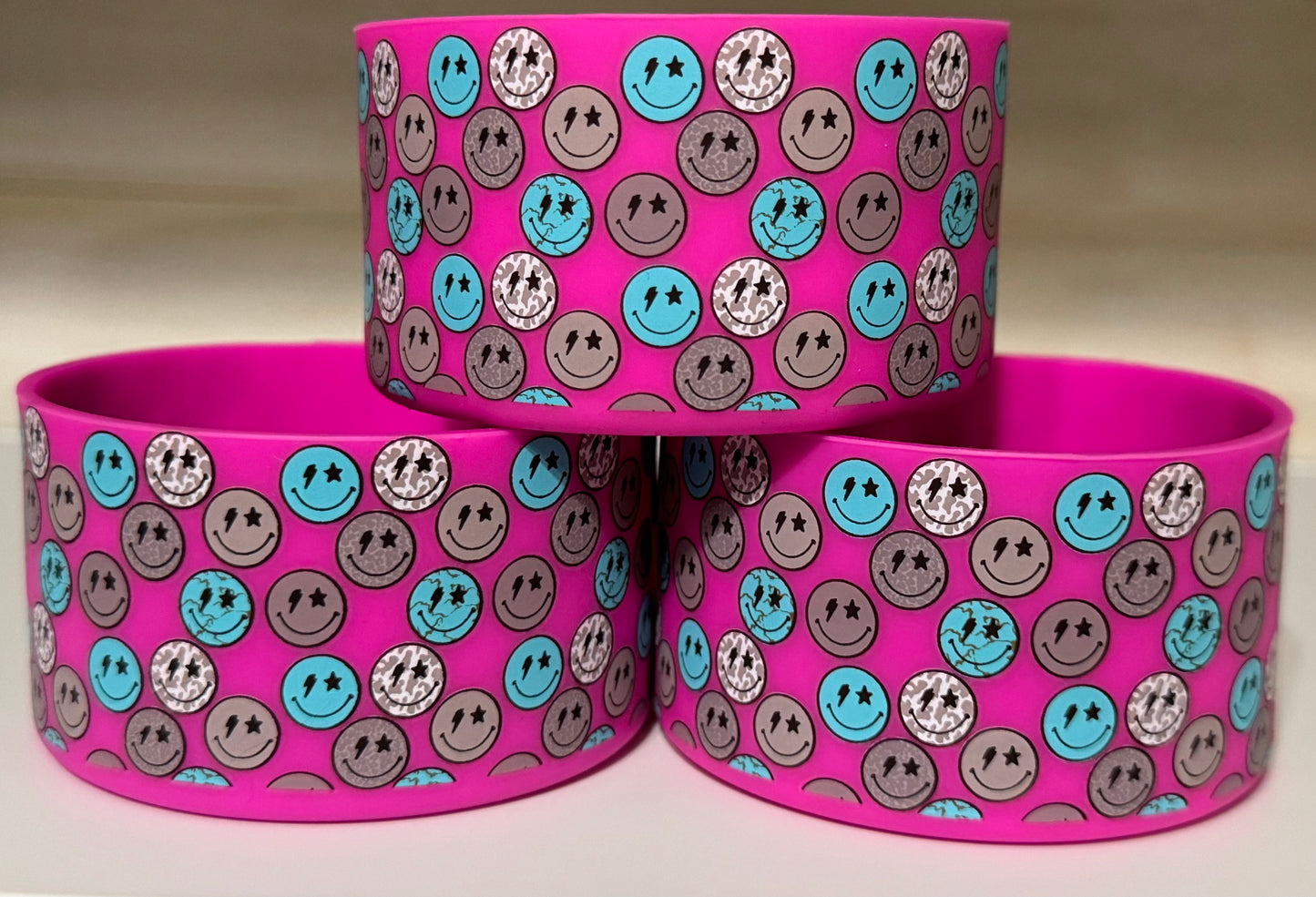 Pink Smiley 2.0 Silicone Tumbler Boot