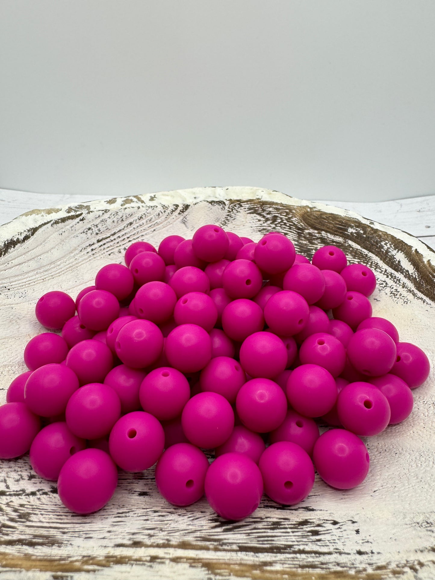 15mm Magenta Silicone Bead